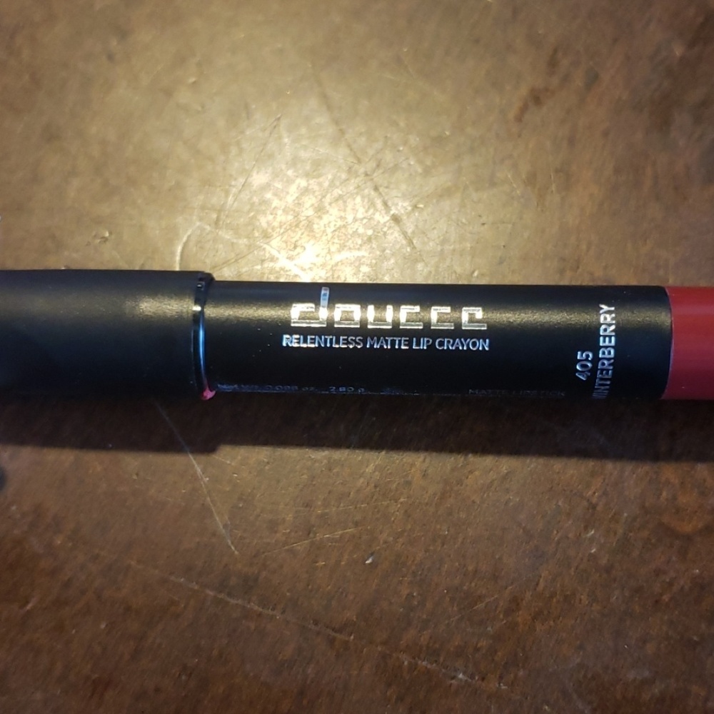Matte lip crayon